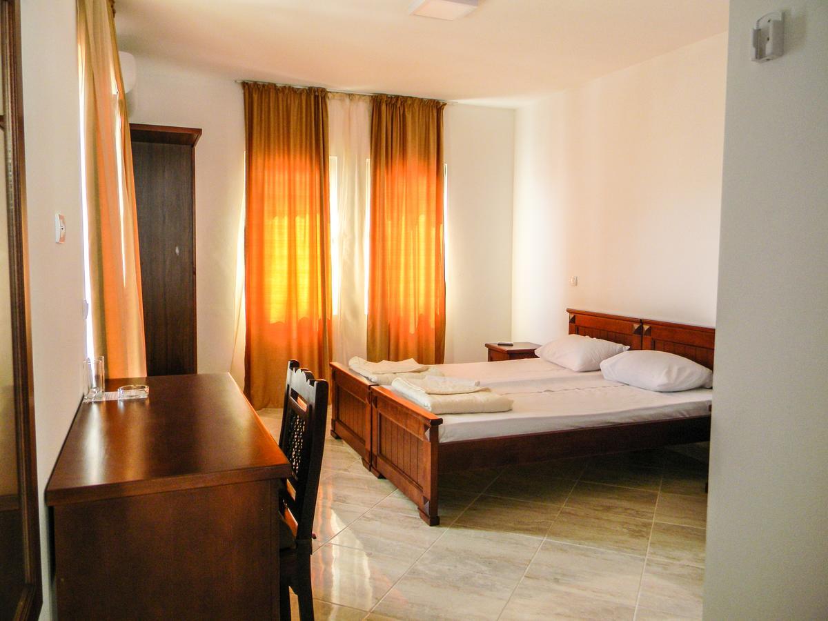 Hotel Galeb Canj Luaran gambar