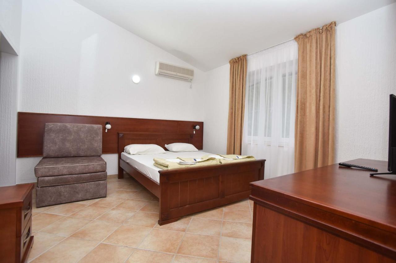 Hotel Galeb Canj Luaran gambar